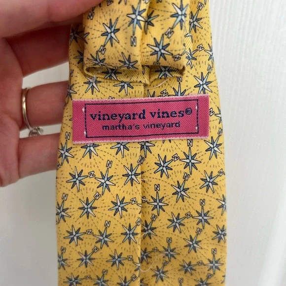 Vineyard Vines Nautical themed Yellow and Blue boys Patterned Tie - Picture 4 of 7